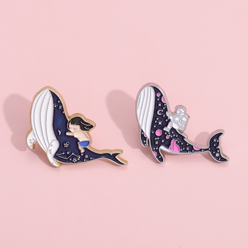 Paus Lucu Enamel Pin Kartun Laut Astronot Whale Bros Lencana Kerah Pin Keren Ruang Perhiasan Hadiah Untuk Teman Anak-Anak