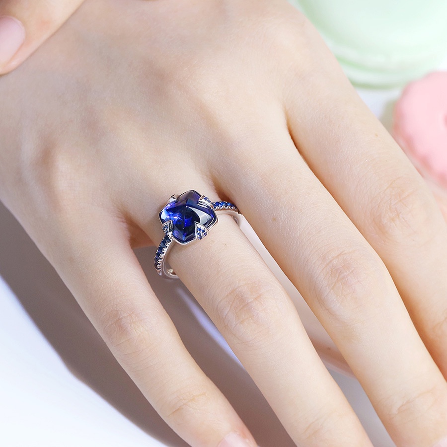 Goldkingdom Aksesoris Perhiasan Fashion Ready Stock Romantis Bertatahkan 5A Royal Blue Tandem Safir Cincin Dengan Bintang Terang Dan Langit Hijau Cincin Perempuan