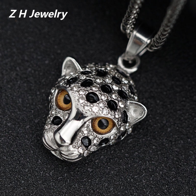 Z H Perhiasan Retro Lapis Emas 18K Berlian Permata Leopard Liontin Fashion Pria Anti Karat Kalung Liontin Hip Hop Pesta Baja Titanium Perhiasan Aksesoris Grosir