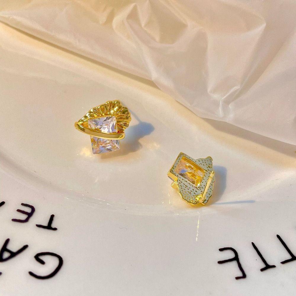 Mxbeauty Anting Korea Hadiah Liontin Elegan Manis Paduan Unik Hati Zirkon Stud Earrings