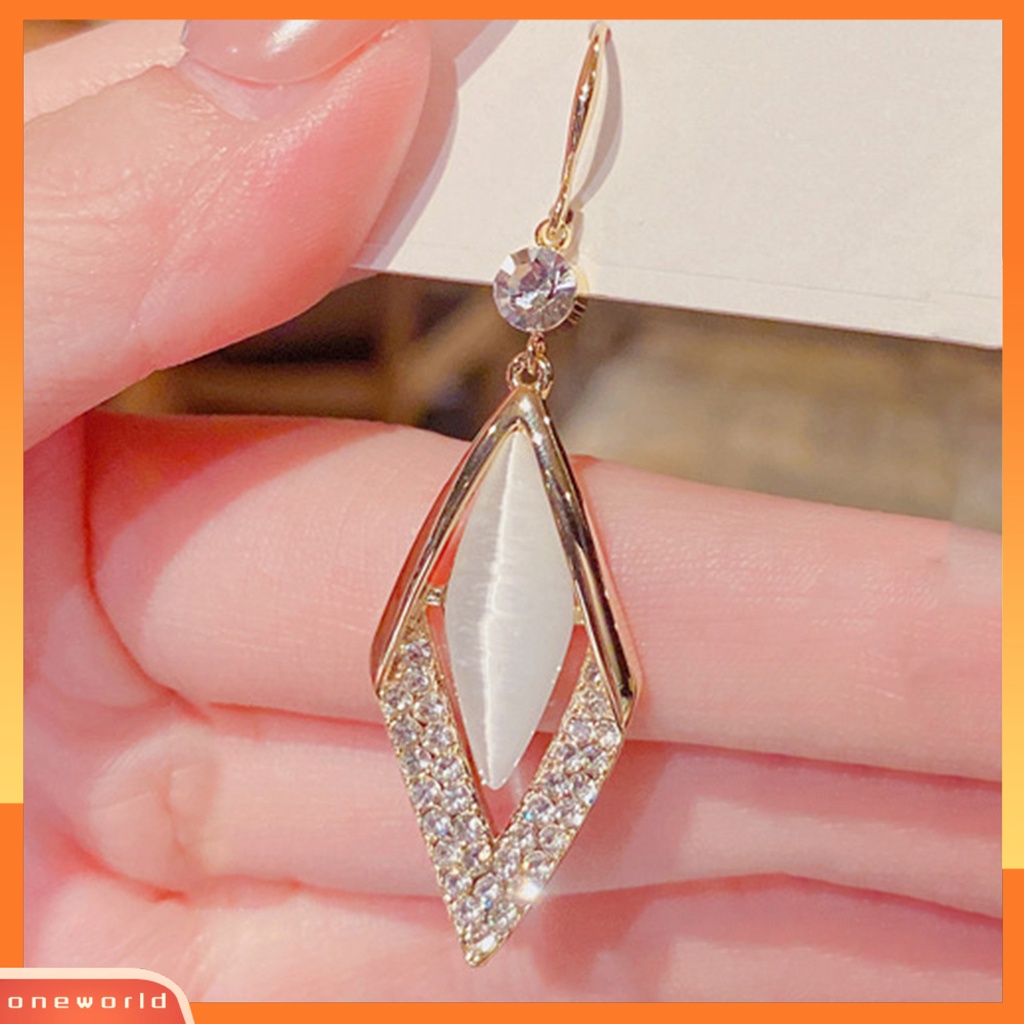 [WOD] 1pasang Berlian Imitasi Shiny Drop Earrings Alloy Faux Opal Belah Ketupat Pendant Hook Earrings Perhiasan Pesta