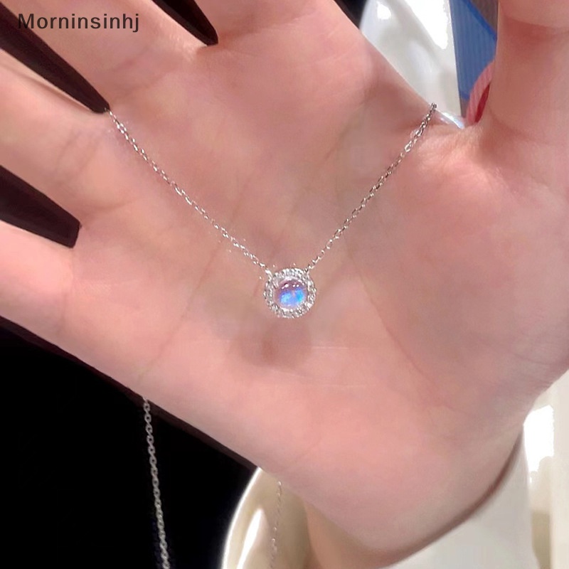 Mornin Kalung Liontin Kristal Mengkilap Untuk Wanita Aesthetic Bulat Zirkon Biru Kalung Fashion Rantai Klavikula Cahaya Perhiasan id