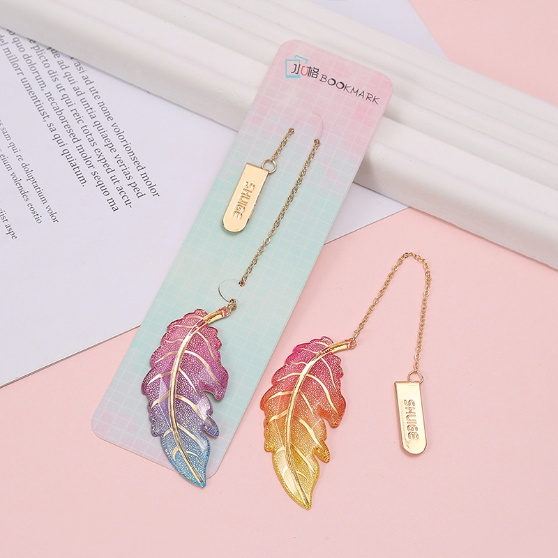 Ins Bronzing Magic Leaf Acrylic Bookmark Buku Hiasan Liontin Bookmark Dengan Rantai Logam