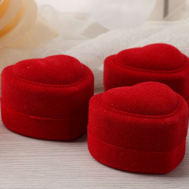 Diskon Shop - 5900 Kotak Cincin Model Love / Tempat Cincin Tunangan Lamaran Nikah / Kotak Cincin Hati / Box Kotak Cincin Love Import