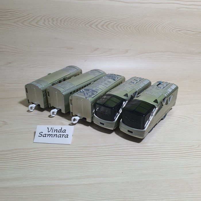 Takara Tomy Plarail Cruise Train DX Series Train Suite Shikijima