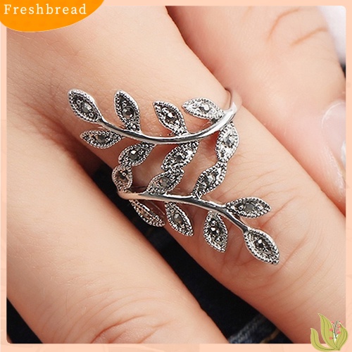 &lt; Freshbread &gt; Wanita Vintage Punk Bentuk Daun Berlian Imitasi Dekorasi Cincin Pesta Perhiasan Charms
