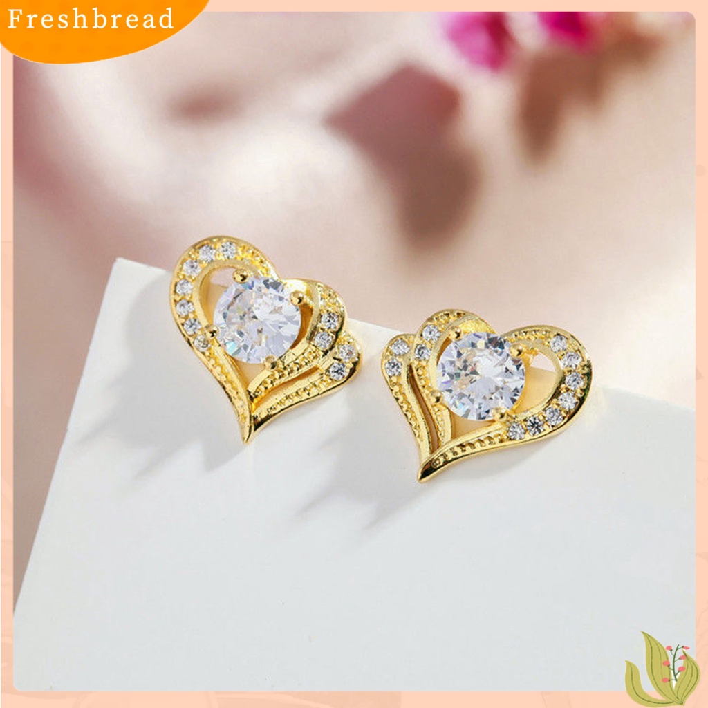 &lt; Freshbread &gt; 1pasang Anting Wanita Berbentuk Hati Fashion Perhiasan Alloy Woman Ear Studs Jewelry Gift Untuk Pesta