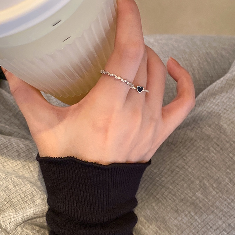 Roselife Korea 2 Pcs Halus Bersinar Berlian Imitasi Kecil Jantung Hitam Cincin Perak Untuk Wanita Gadis Trendi Set Cincin Fashion Jari Perhiasan Aksesoris