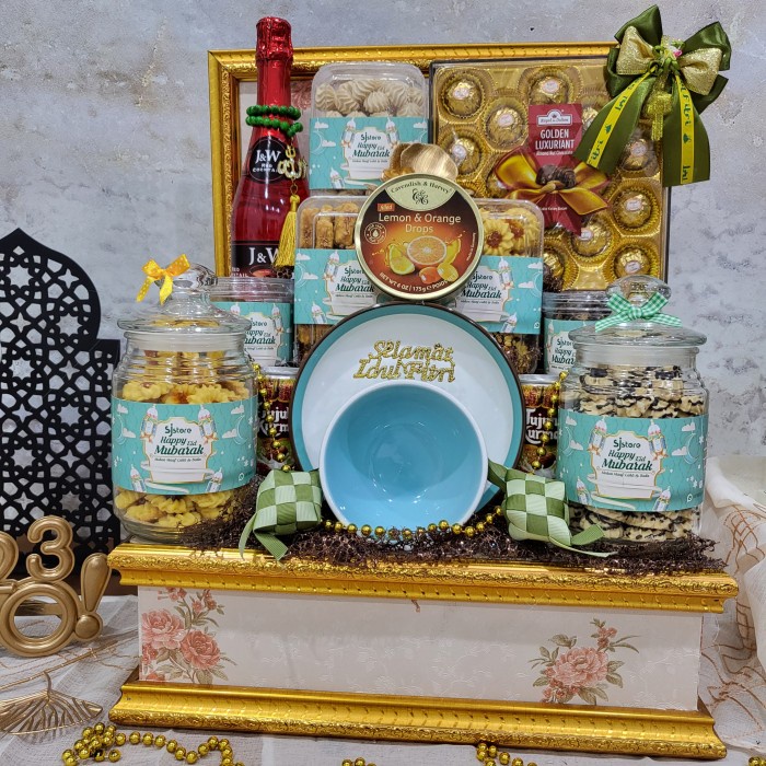 

Paket Dekorasi Lebaran Idul Fitri Hampers Parcel Hadiah Kue Kering 072