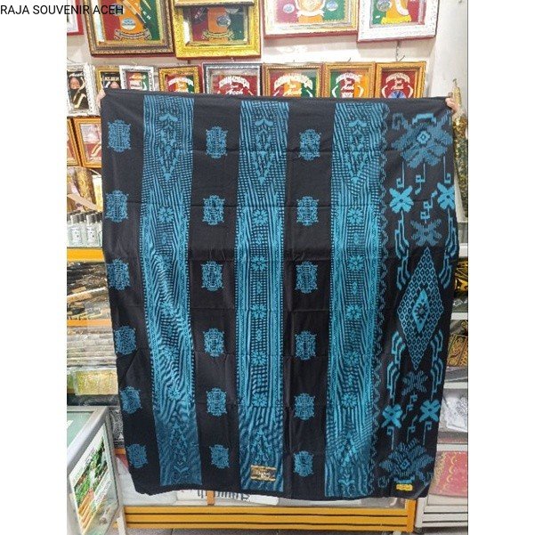 Kain Sarung tenun Roudhoh motif pintu Aceh / sarung khas Aceh