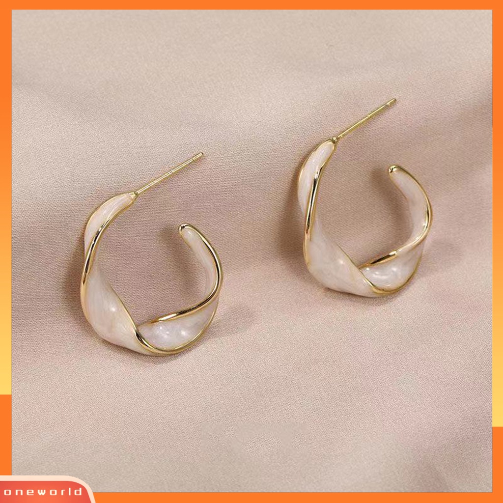 [EONE] 1pasang Ladies Earrings Retro Stud Tipe Memutar Cincin Logam Bergelombang Indah Fashion Hoop Earrings Perhiasan Aksesoris