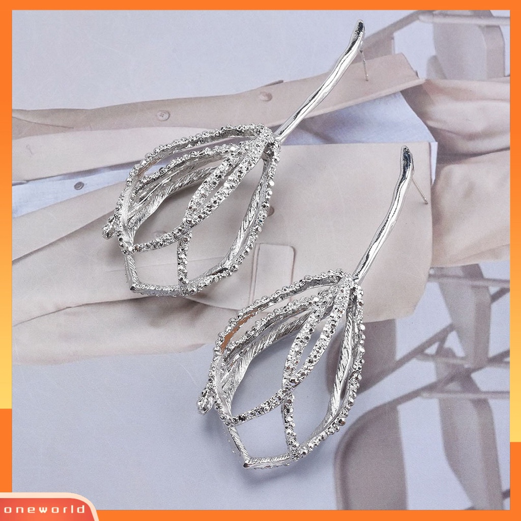 [EONE] 1pasang Anting Menjuntai Vintage Berongga Mengkilap Berlebihan Temperamen Berdandan Logam Wanita Pesona Bentuk Bunga Drop Earrings Retro Perhiasan