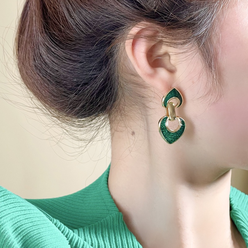 Anting Desain Berongga Niche Temperamen Cinta Hijau Gaya Hong Kong Retro Elegan