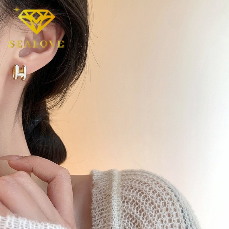 Anting Titanium Anti Karat dan Anti Luntur Huruf H Emas 18K Aesthetic Korea Aksesoris Wanita Perhiasan