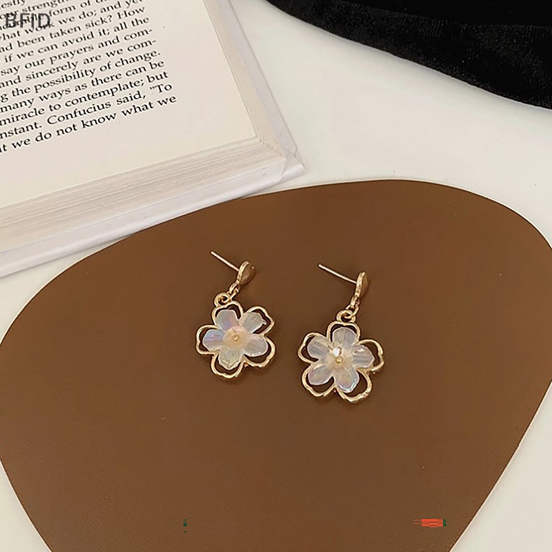 [BFID] Resin Bunga Pejantan Anting Korea Fashion Temperamen Perempuan Perhiasan Cantik Elegan Sederhana Gadis Manis Aksesoris Wanita [ID]