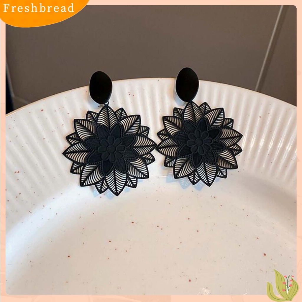 &lt; Freshbread &gt; 1pasang Anting Wanita Berongga Keluar Bentuk Bunga Perhiasan Vintage Anting Drop Berlebihan Untuk Perjamuan