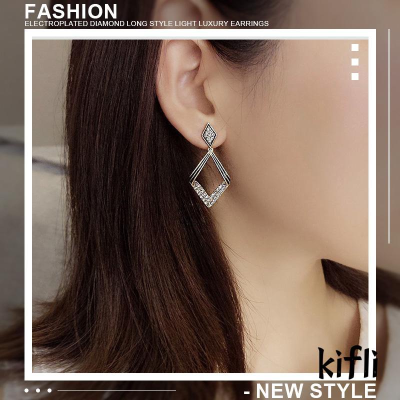[KD] Temperamen Gaya Panjang Wanita Electroplated Belah Ketupat Geometris Cahaya Anting Mewah
