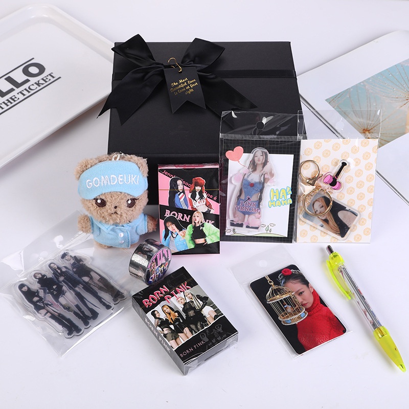 9pcs/set Blackpink Deluxe Gift Box Set Dengan Gantungan Kunci Boneka Plush BORN PINK 55pcs Photocards Pendant Sticker Pen, Set Hadiah Konser Idol Kpop Korea Untuk Koleksi Blink Blackpink