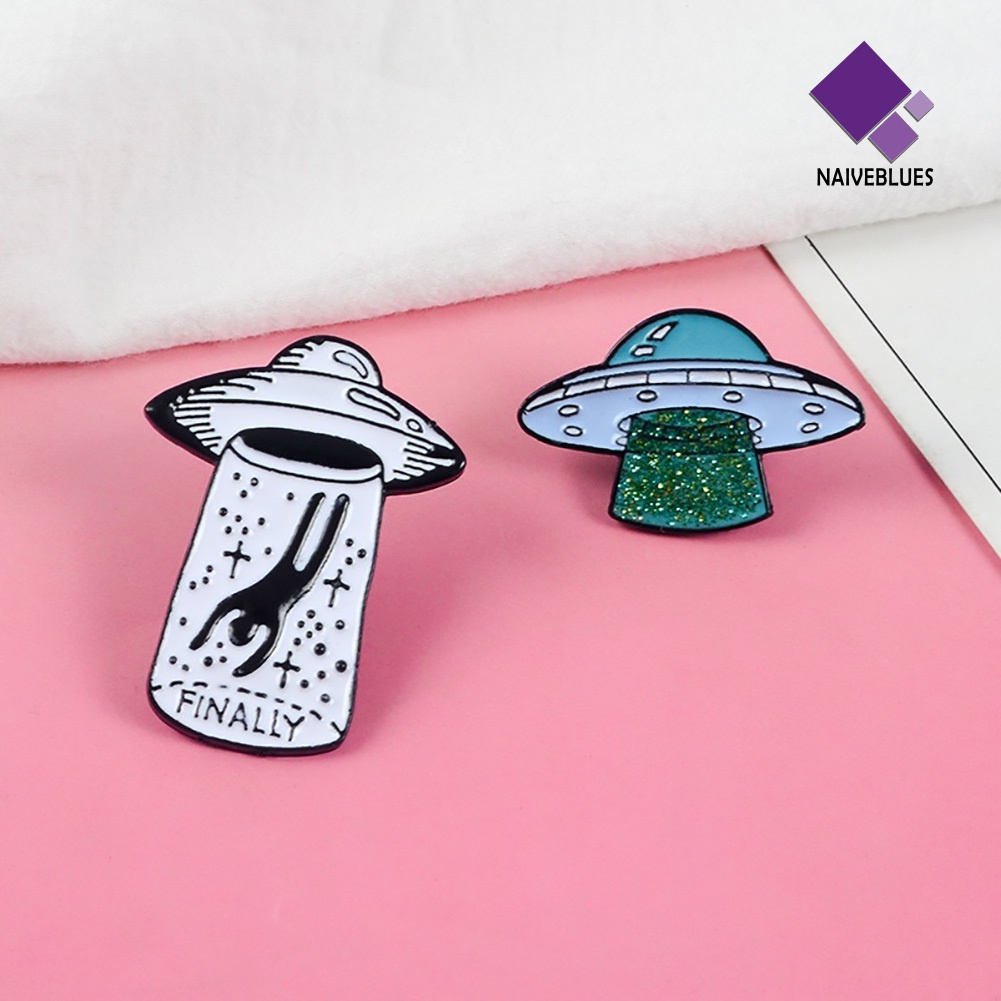 &lt; Naiveblues &gt; Fashion Huruf Inggris Akhirnya UFO Lencana Alloy Pin Pakaian Perhiasan