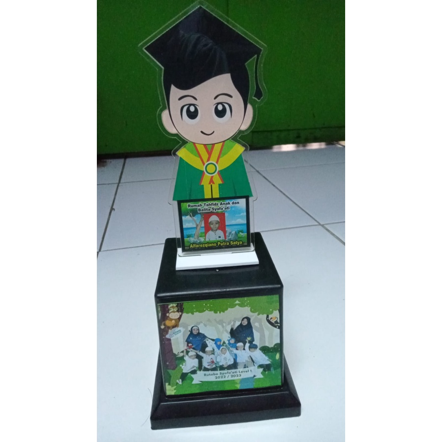 HADIAH SOUVENIR WISUDA SOUVENIR PLAKAT WISUDA AKRILIK TK PAUD MOTIF KARTUN