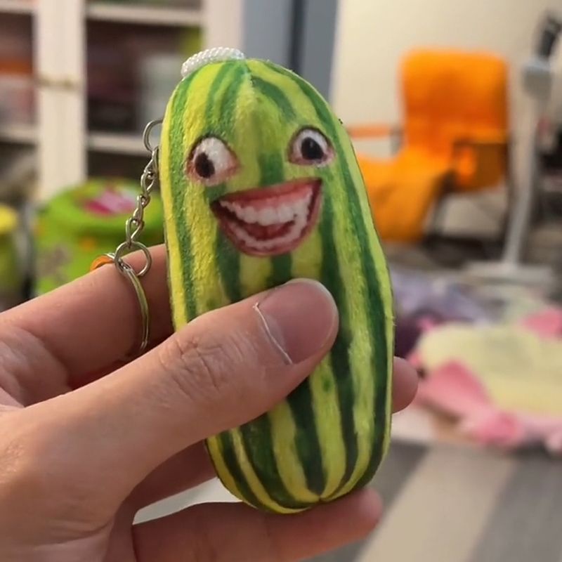 Tiktok Gantungan Kunci Semangka Lucu Bisa Bicara Wacky Emoticon Pendant Watermelon Man Efek Spesial Voice Keyring