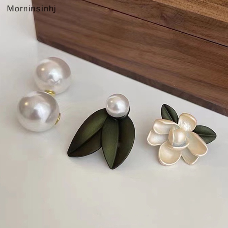 Mornin 1pasang Asimetri Mutiara Imitasi Stud Earrings Gardenias Earrings Ins Gaya Gadis Fashion Temperamen Perhiasan Anting Wanita id