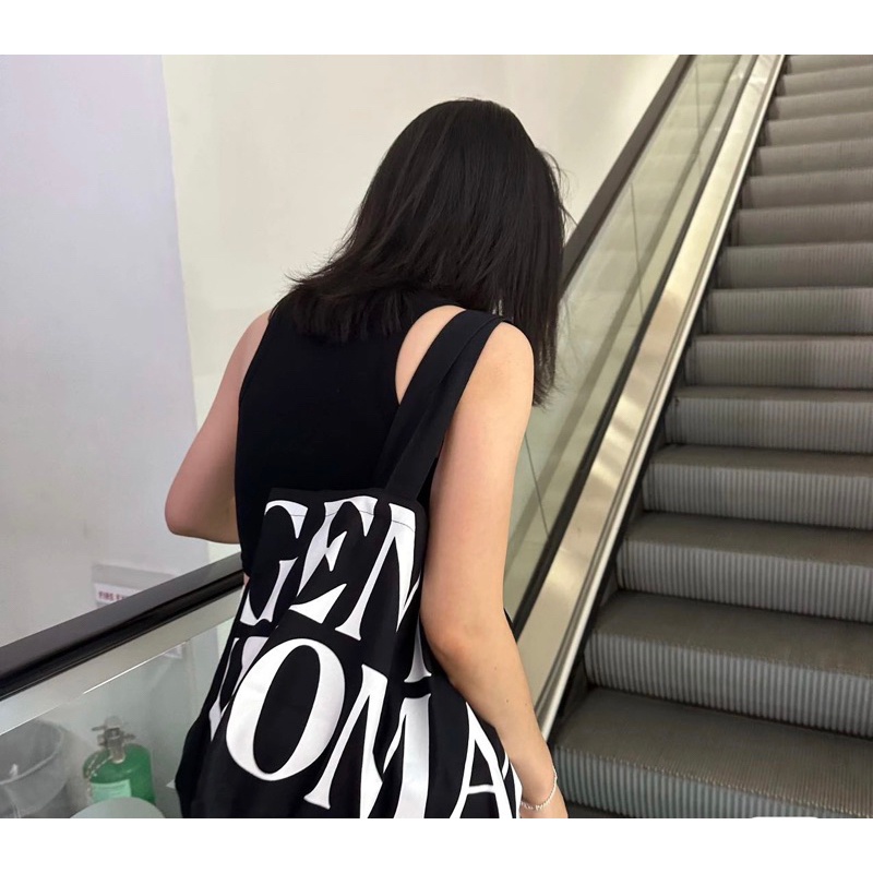 TAS GENTLEWOMAN BANGKOK / TAS FASHION BANGKOK VIRAL /  TAS KERJA / TAS SEKOLAH / TAS KULIAH KAPASITAS BESAR MUAT LAPTOP / GENTLEWOMAN CANVAS TOTEBAG PREMIUM QUALITY / SIMPLE AND CASUAL TOTEBAG / READY STOCK SIAP KIRIM TAS KOREAN IMPORT PREMIUM