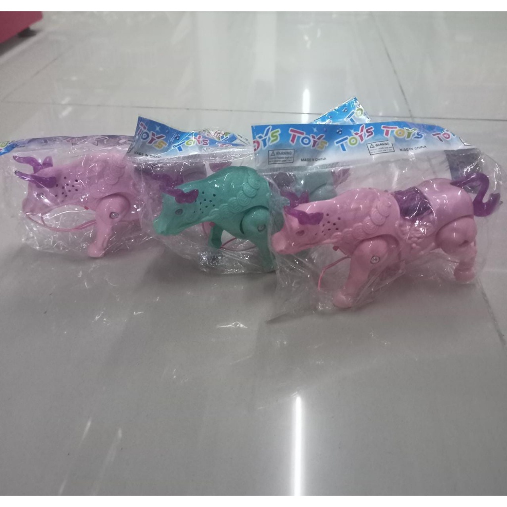 Mainan Anak Edukasi Sapi Cow Plastik Sapi 99117 Berjalan Dan Musik Kantong / Mainan Anak Sapi Bo Tar