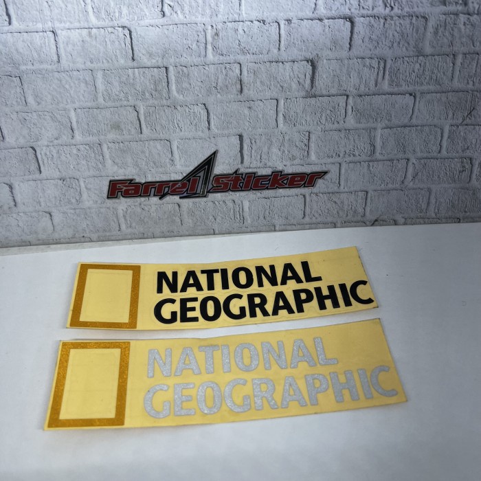 Sticker National Geographic 12 cm - Hitam