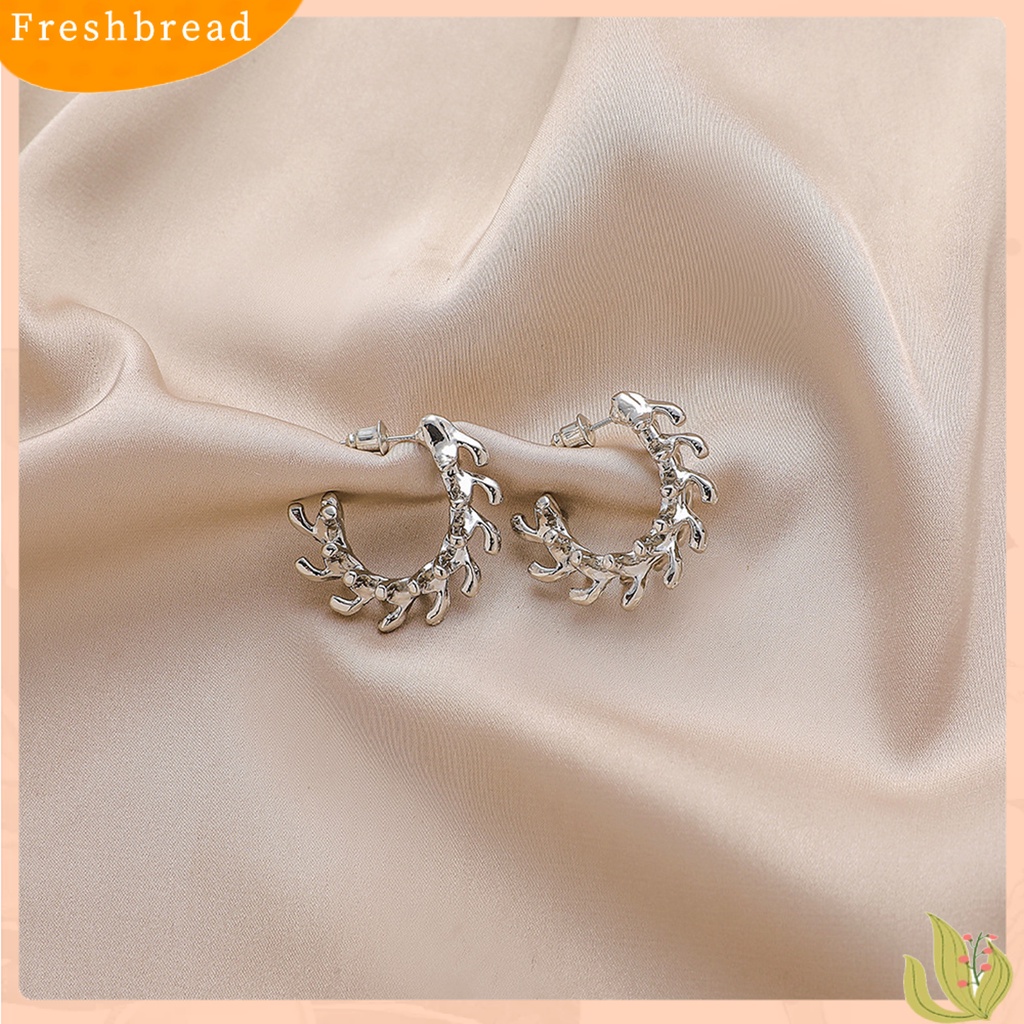 &lt; Freshbread &gt; 1pasang Anting Wanita Bagus Gloss Fashion Perhiasan Perak/Emas Berbentuk C Geometris Stud Earrings Women Jewelry