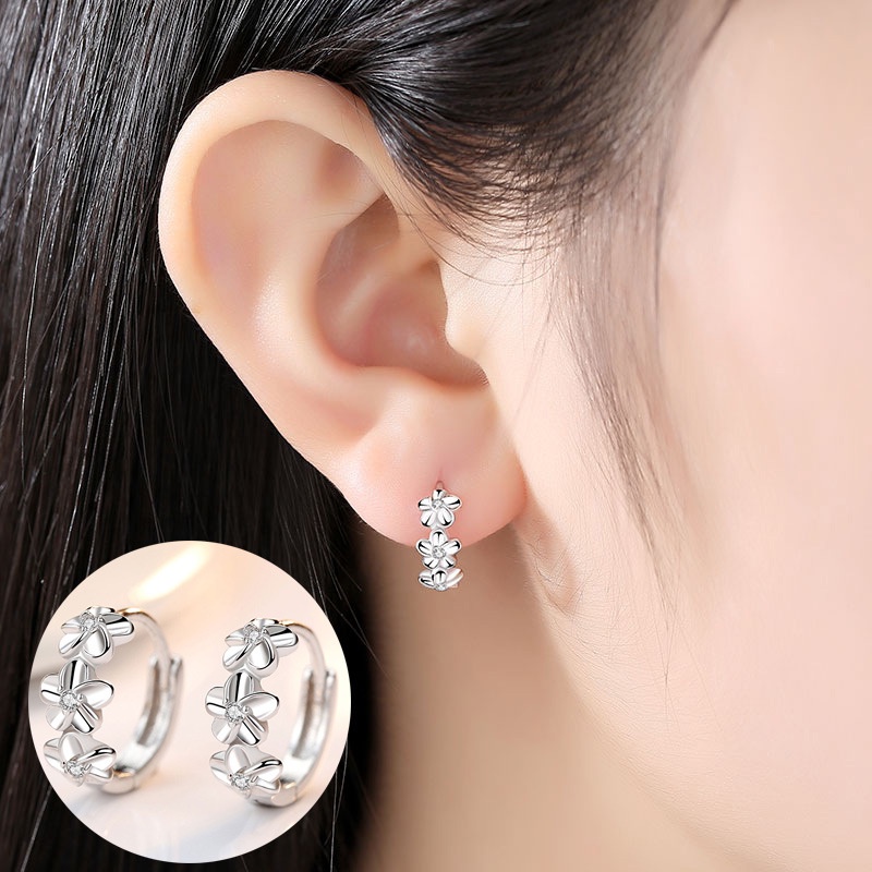 Korea Fashion Plum Blossom Klip Telinga Perempuan Kristal Anting Camellia Stud Earring Aksesoris Hadiah