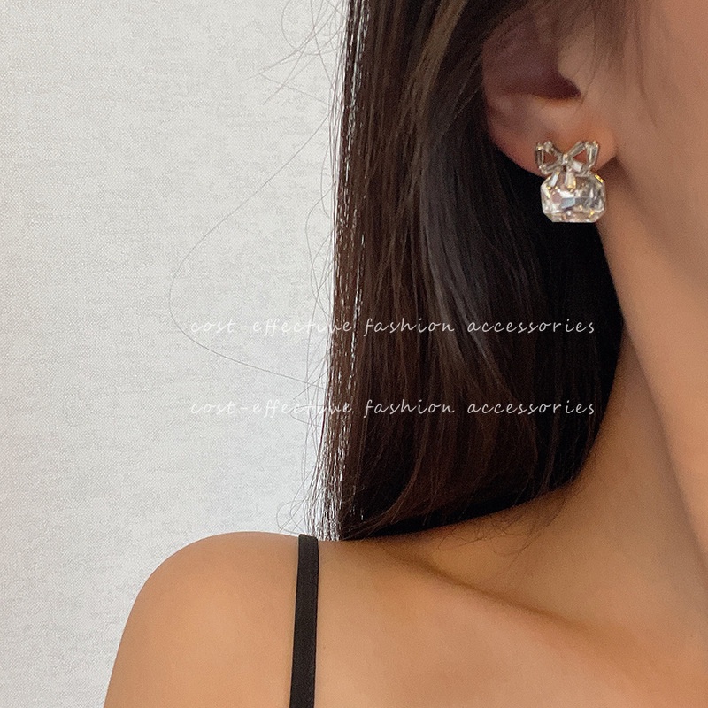 Bow Knot Crystal Zircon Earrings, Anting Jarum Perak, Anting Perempuan, Memakai Aksesoris