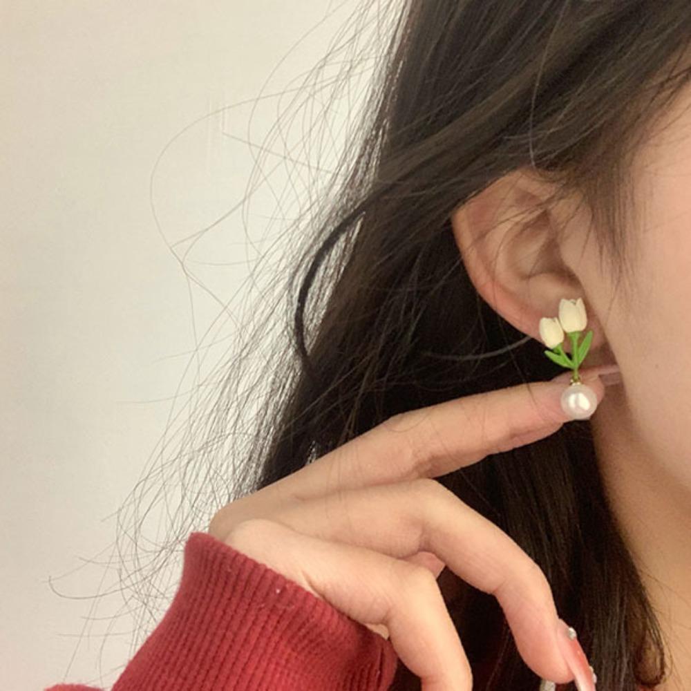 Mxbeauty Anting Mutiara Desain Niche Kreatif Hadiah Natal Paduan Segar Kecil Untuk Wanita Anting Gaya Korea