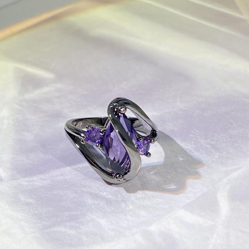 Special-interest Cincin Kawin Wanita Berlapis Hitam Dengan Marquise Ungu Cubic Zirconia Hadiah Kepribadian Untuk Perhiasan Pesta