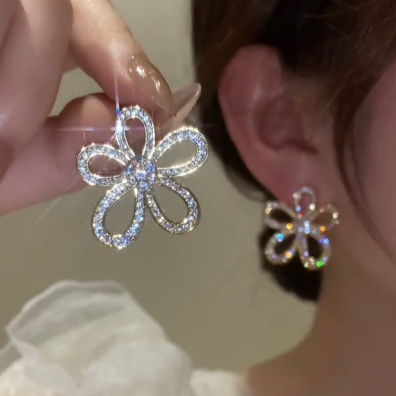 Fashion INS Gaya Elegan Pesta Pernikahan Perhiasan Aksesoris Berlian Imitasi Mengkilap Perak Zirkon Berongga Bunga Matahari Stud Earrings