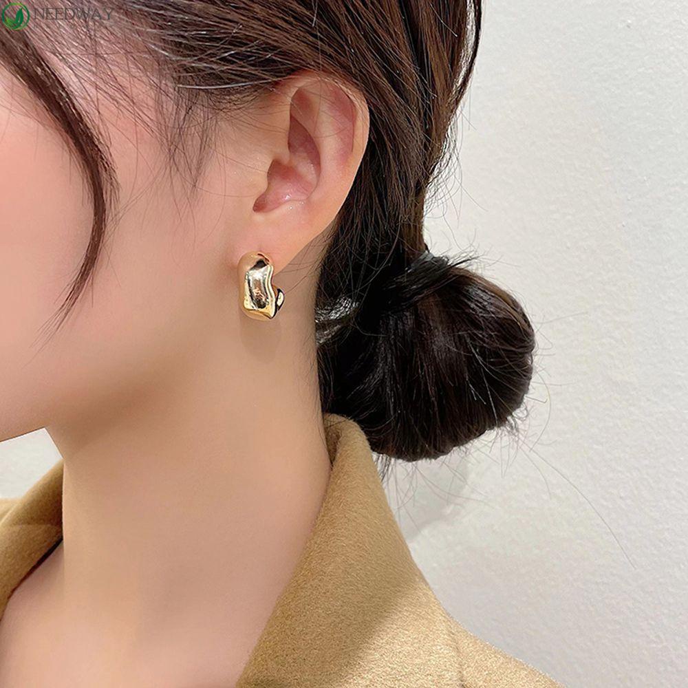 NEEDWAY Wanita Anting Minoritas Retro Pesta Bintang Gaya Yang Sama Temperamen Baroque Tidak Teratur Stud Earrings