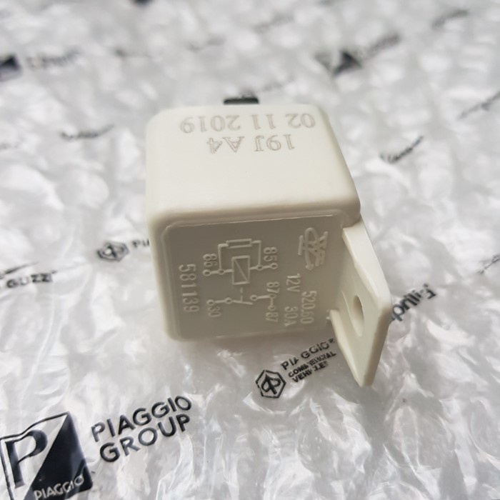 VS79 Relay Lampu/Relay Pompa Bensin Vespa Modern