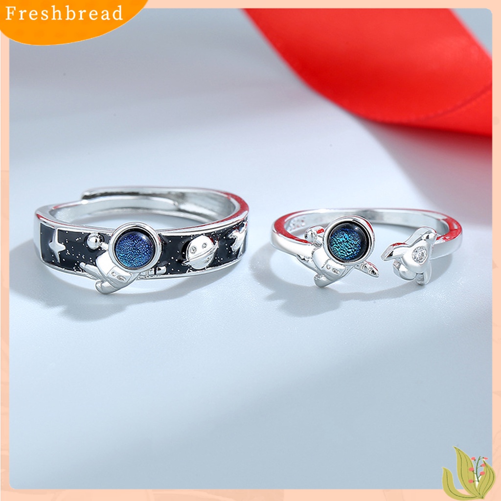 &lt; Freshbread &gt; Cincin Couple Adjustable All-match Hadiah Valentine Ujung Terbuka Fashion Astronot Kekasih Cincin Perhiasan Aksesori