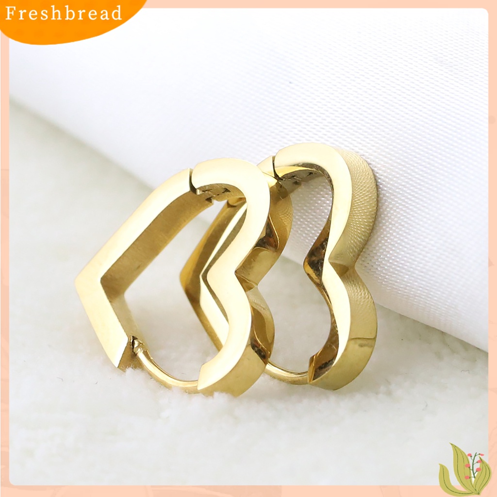 &lt; Freshbread &gt; 1pasang Anting Wanita Bohemian Hip Hop Warna Emas Bahan Titanium Steel Cinta Bentuk Hati Ladies Earrings Fashion Jewelry