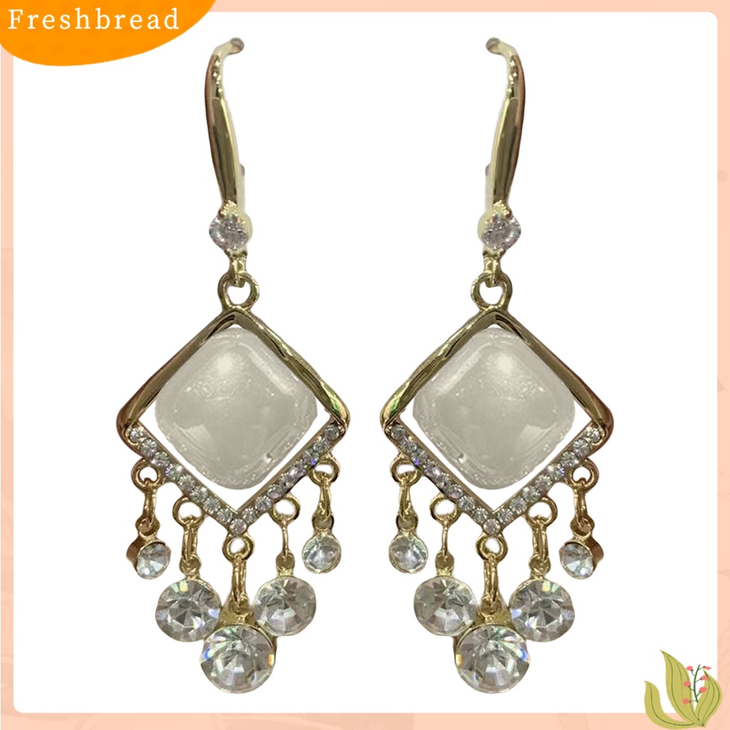 &lt; Freshbread &gt; 1pasang Drop Earrings Gaya Bohemia Bentuk Belah Ketupat Berlian Imitasi Mengkilap Rumbai Lady Earrings Perhiasan Pernikahan