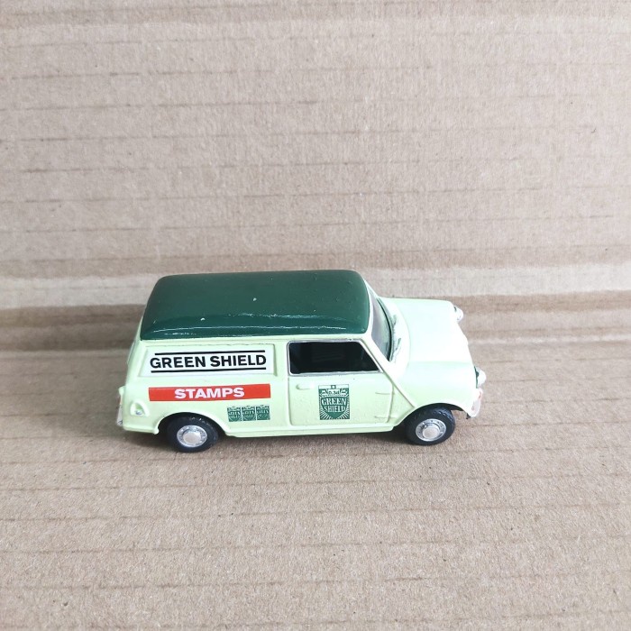 Oxford 1/43 Austin Morris Mini Panel Van Green Shield Stamps China