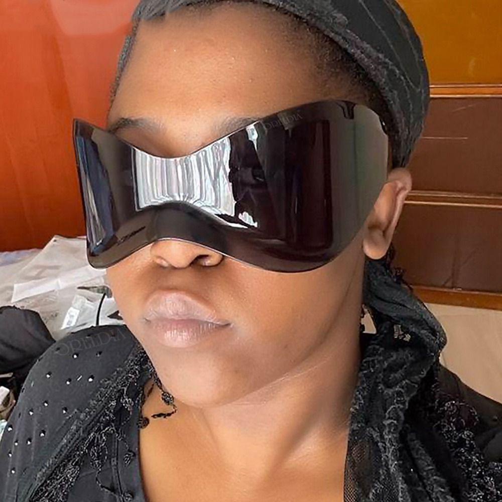 [Elegan] Oversized Sunglasses Fashion Personality Futuristik Sunglasses UV400 Kacamata Perlindungan UV Kacamata Bersepeda Kacamata Anti Radiasi Kaca Kacamata Wanita Kacamata
