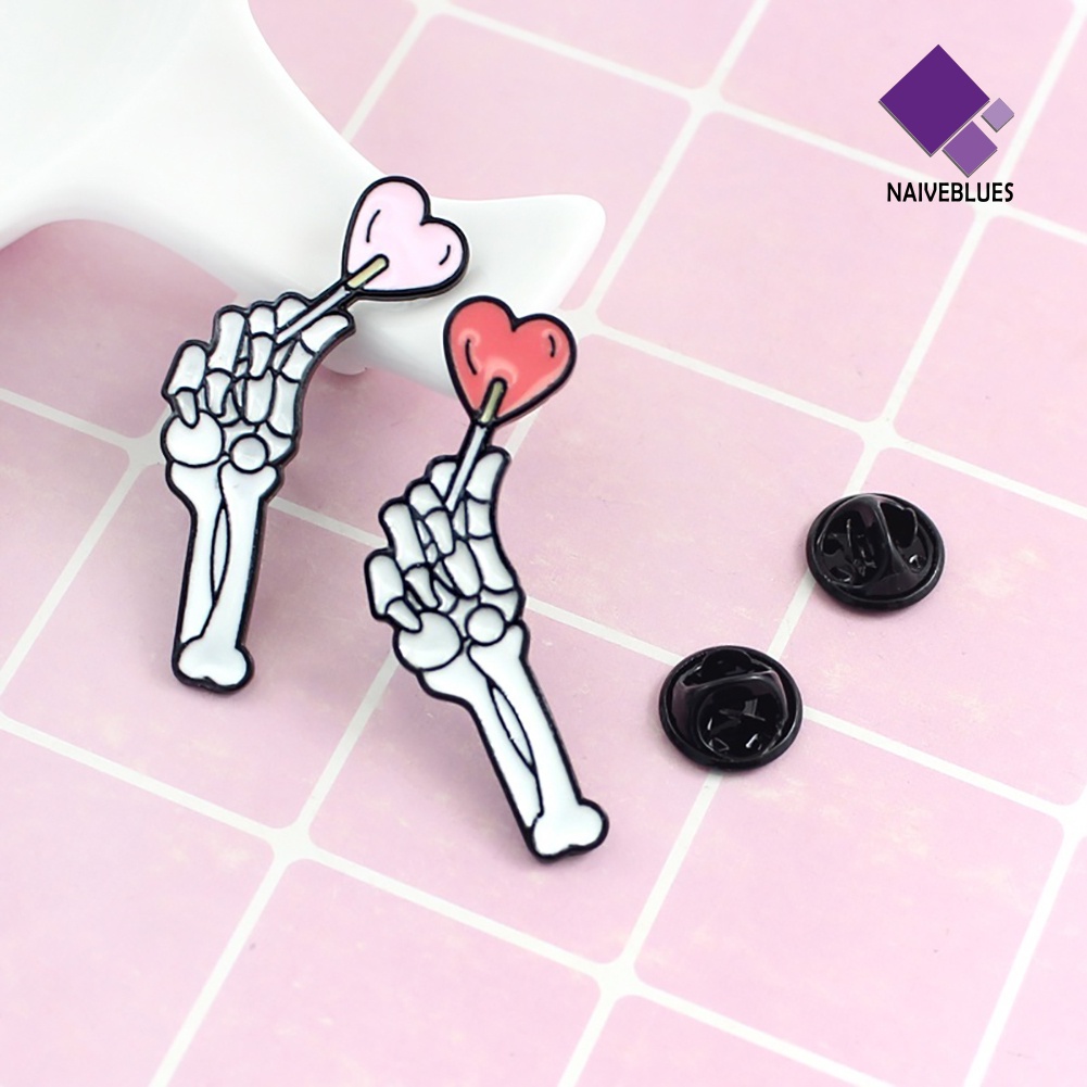 &lt; Naiveblues &gt; Skeleton Hand Bros Pin Kerah Denim Enamel Love Heart Halloween
