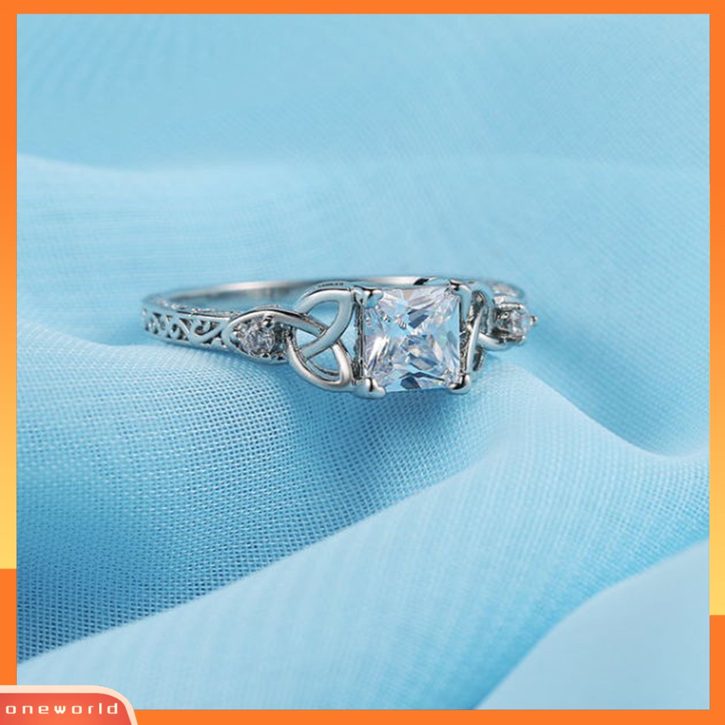 [EONE] Wanita Cincin Geometris Motif Bunga Persegi Diamante Electroplating Hypoallergenic Dekorasi Perhiasan Simulasi Berlian Janji Mewah Ring Untuk Pesta