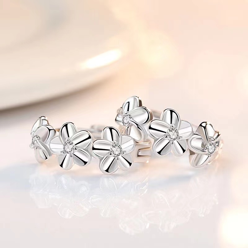 Korea Fashion Plum Blossom Klip Telinga Perempuan Kristal Anting Camellia Stud Earring Aksesoris Hadiah