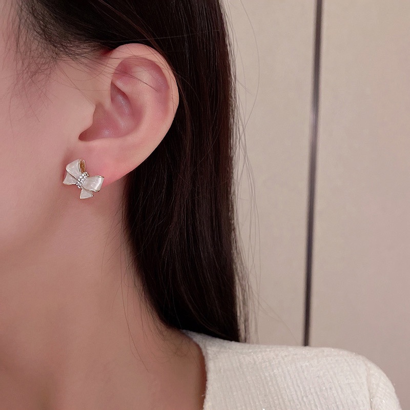 Ay (CN) Anting Tusuk Busur Elegan Untuk Wanita Aksesoris Perhiasan Anting Emas Kristal Sederhana