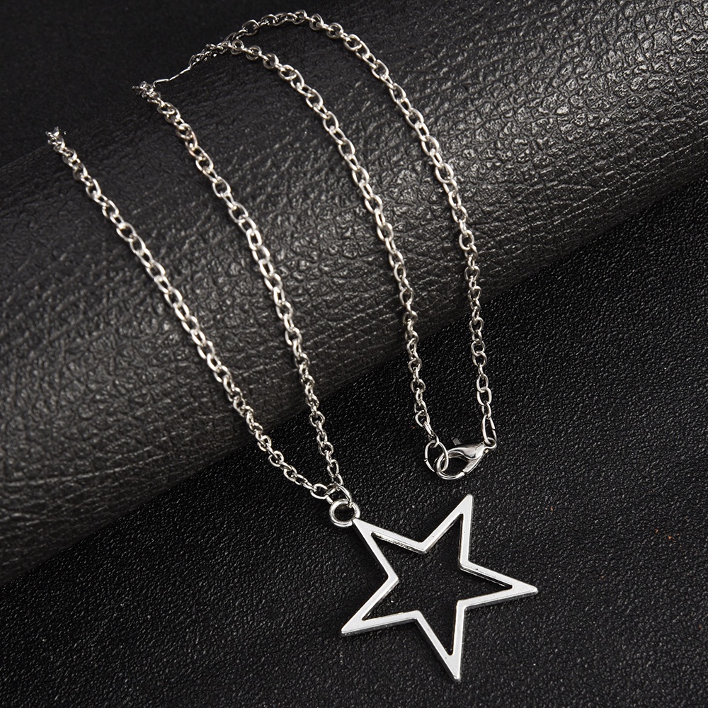 Women Hollow Star Pendant Necklace/Ladies Simple Charm Necklaces/Kalung Klavikula Elegan/Kalung Rantai Pantai Kepribadian Perempuan/Kalung Choker Populer