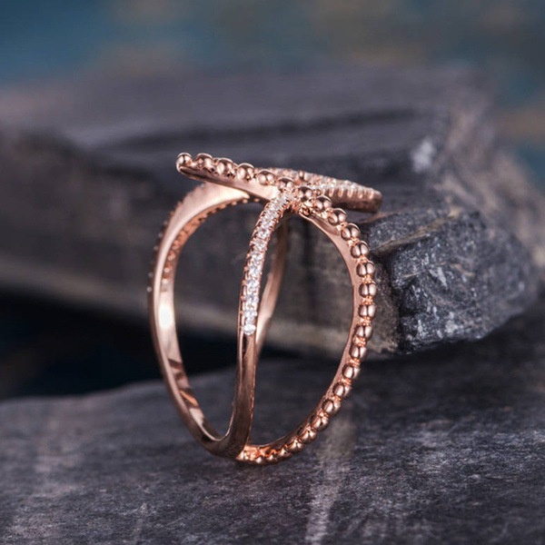 Goldkingdom Aksesoris Perhiasan Fashion Ready Stock, Cincin Garis Berlian Berlapis Emas Mawar Yang Dipersonalisasi Berbentuk V Cross Band