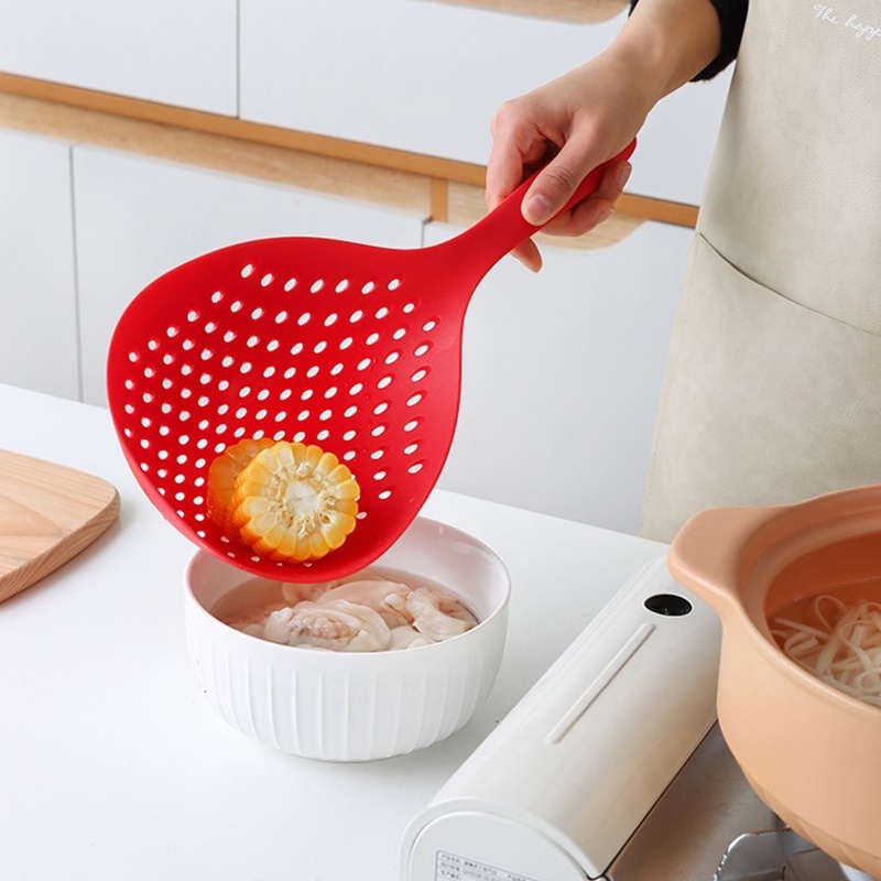 Colander Besar Plastik PP Gagang Panjang Warna Warni/Sendok Tiris Mie Pangsit Tahan Suhu Tinggi Aksesoris Dapur