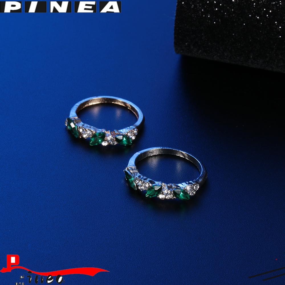 Cincin Bentuk Nanas Aksen Berlian Imitasi Gaya Vintage Untuk Wanita